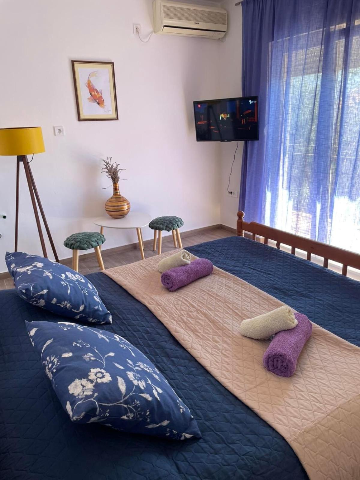 Villa Mia Apartments Bijela Bagian luar foto